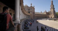 Gobierno acusa de deslealtad al Ayuntamiento de Sevilla por cierre de la Plaza de España