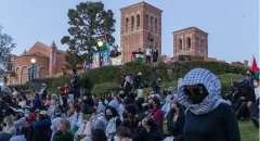 Universidades de EE.UU. celebran graduaciones entre tensión y detenidos por las protestas