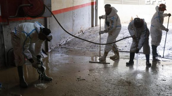 Gobierno pide a 11 municipios que se sumen al Centro de Coordinación para quitar los lodos