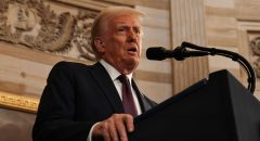 Trump pierde apoyo de votantes sobre su manejo de la inmigración con solo 40 % a su favor