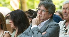 Puigdemont pide recusar a tres jueces y paraliza la admisión de su recurso en el TC