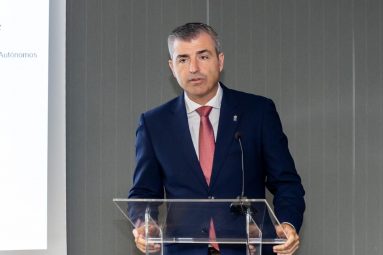 El vicepresidente del Gobierno y consejero de Economía, Industria, Comercio y Atónomos, Manuel Domínguez.jpg