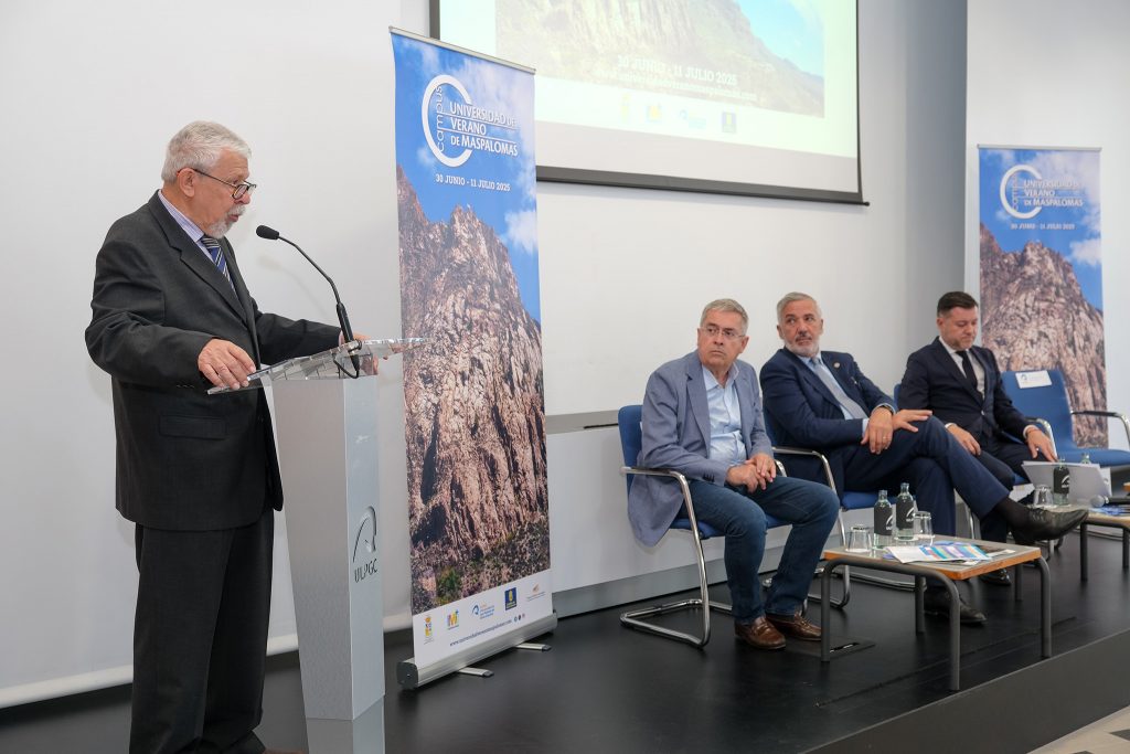Guillermo Morales (en al atril), Marco Aurelio Pérez, Lluis Serra y Teodoro Sosa
