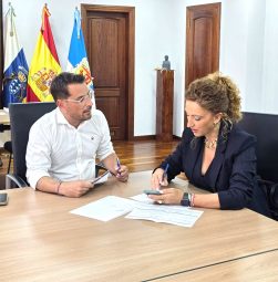090525 Visita Sonia Hern�ndez consejera Cooperaci�n Municipal y Vivienda Cabildo 02