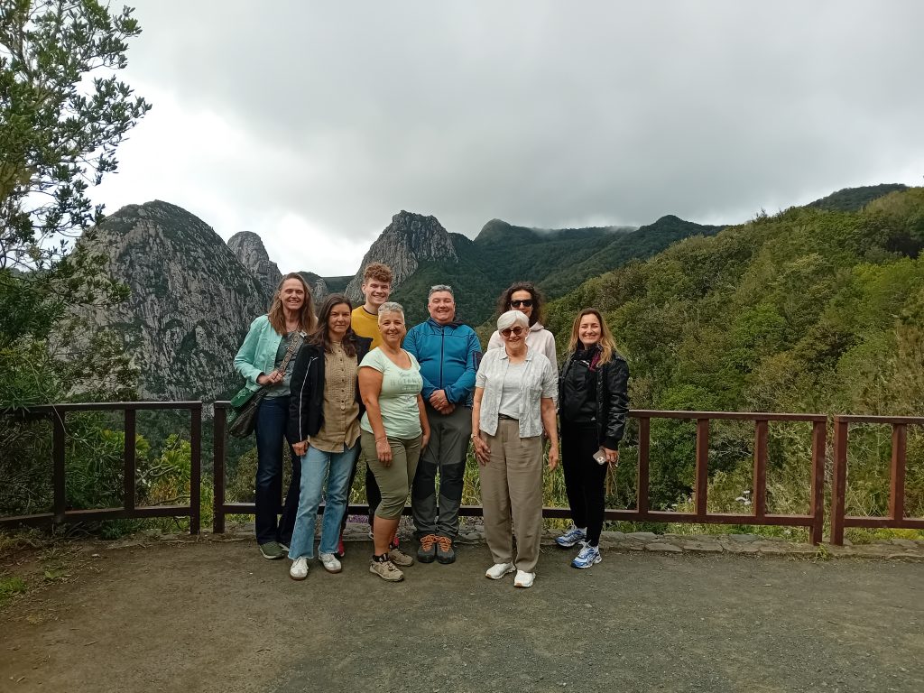 150525 Representantes de agencias suizas especializadas en turismo activo en su visita a la isla de La Gomera