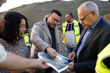 160525 La consejera insular de Obras Públicas, Cristina Ventura - El gerente del CIAG, Itamar Morales - El presidente del Cabildo de La Gomera, Casimiro Curbelo