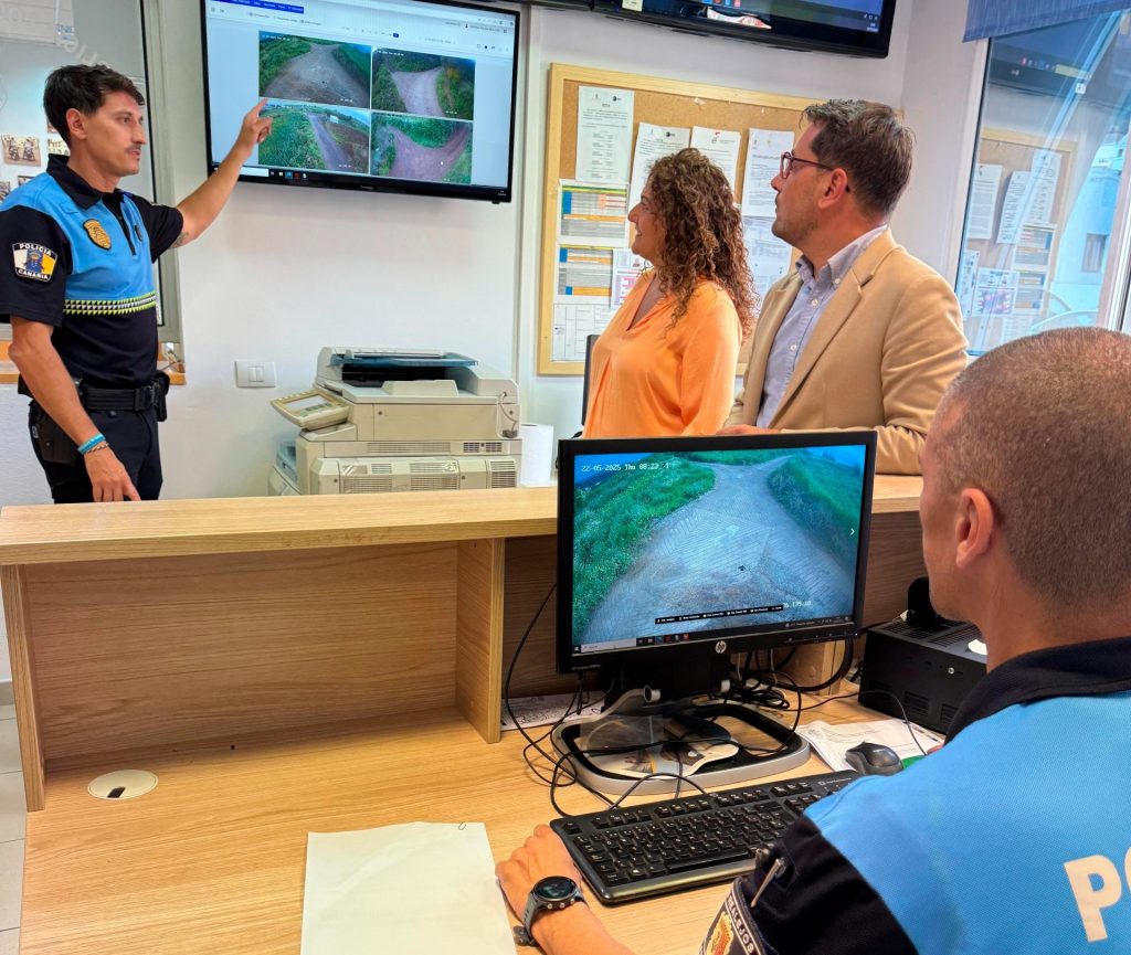 260525 Sala de control c�maras v�deo vigilancia accesos monte prevenci�n incendios