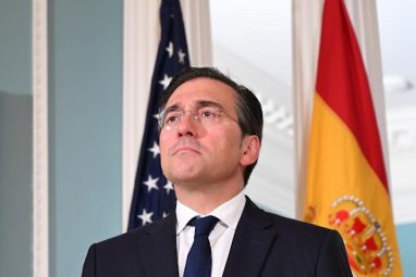 Albares descarta que vaya a llamar a consultas a la embajadora española en Israel