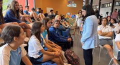 Darias acerca el día a día del Ayuntamiento a estudiantes de secundaria por la Semana de la Administración Abierta