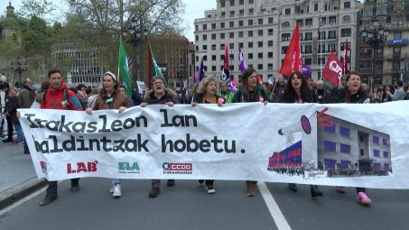 Desconvocada la huelga en la educación pública vasca tras un acuerdo con los sindicatos