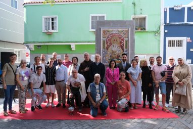 El Ayuntamiento descubre un azulejo conmemorativo de la coronación canónica de la Virgen del Carmen de La Isleta 1