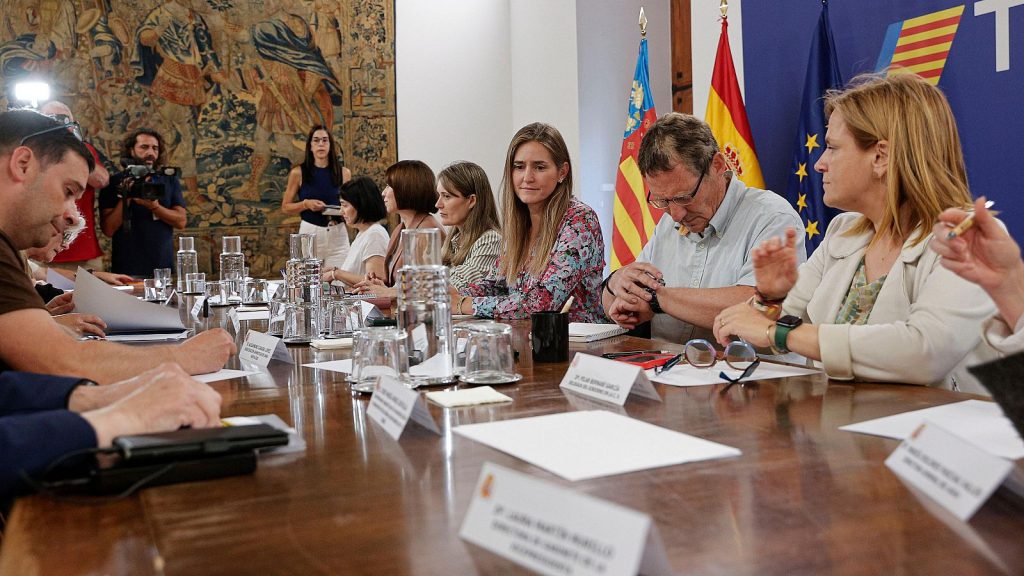 El Gobierno presenta a víctimas de la dana un plan frente a inundaciones con 530 millones