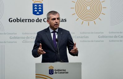 El vicepresidente, Manuel Domínguez, durante la presentacion del barómetro del autonomo.jpg