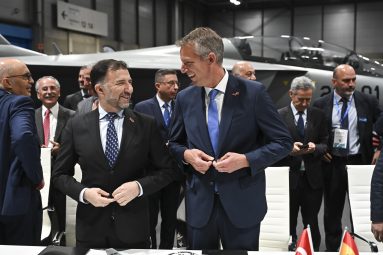 España y Turquía cooperarán en el programa para la sustitución de aviones de entrenamiento
