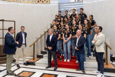 FOTO. Poli Suárez recibe al CV Heildeberg 2