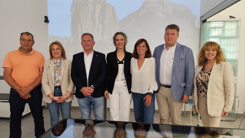FOTO. Presentación de los proyectos de exclencia del CIFP San Cristóbal (1)