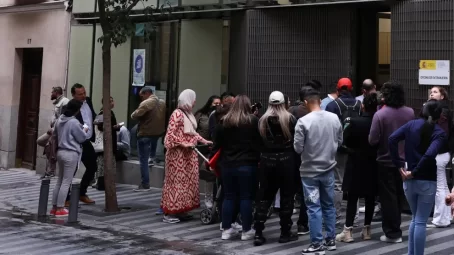 Funcionarios de Extranjería secundan huelga por falta de medios ante el nuevo reglamento