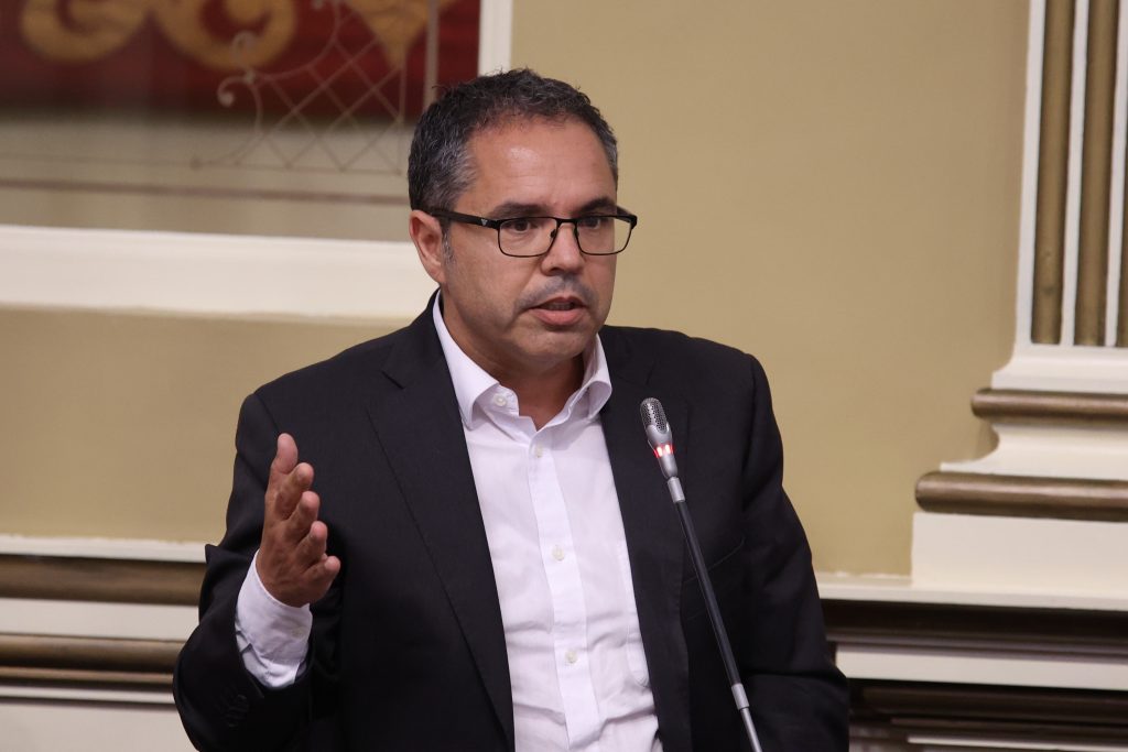 GUSTAVO SANTANA HUELGA20