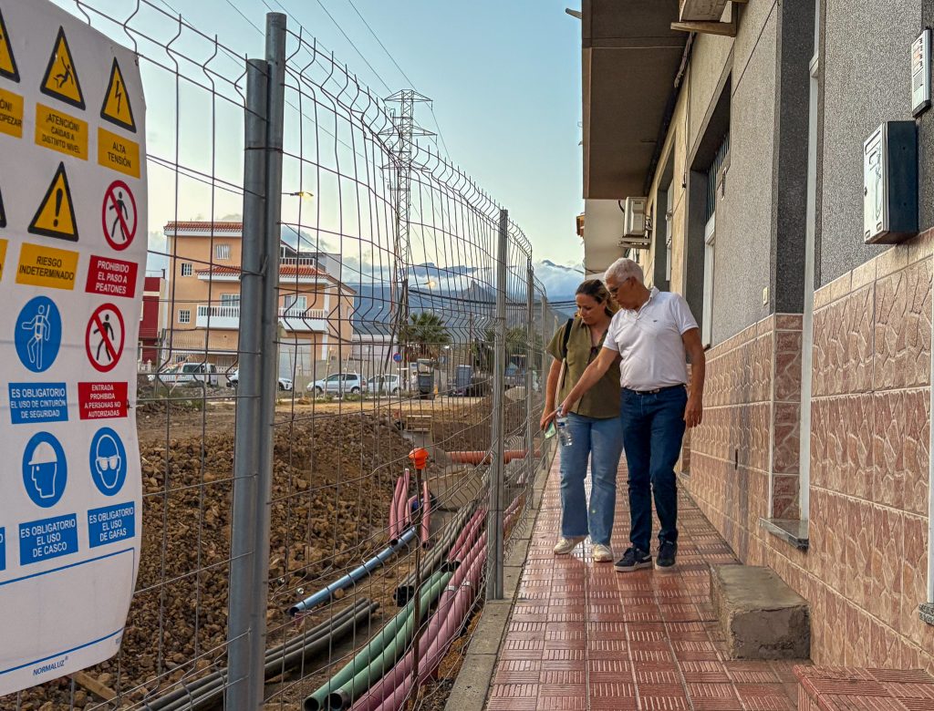 JOSE CARLOS RODRÍGUEZ RODRÍGUEZ Y ÉRIKA SÁNCHEZ QUINTERO VISITAN LAS OBRAS DE GUARACHO
