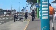 La Policía abate a un hombre armado que trató de robar a un taxista en Gran Canaria