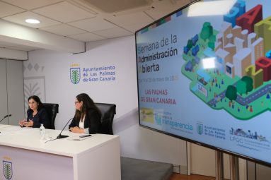 La alcaldesa, Carolina Darias, junto a la directora general de Gobernanza del Ayuntamiento, Fayna Álamo