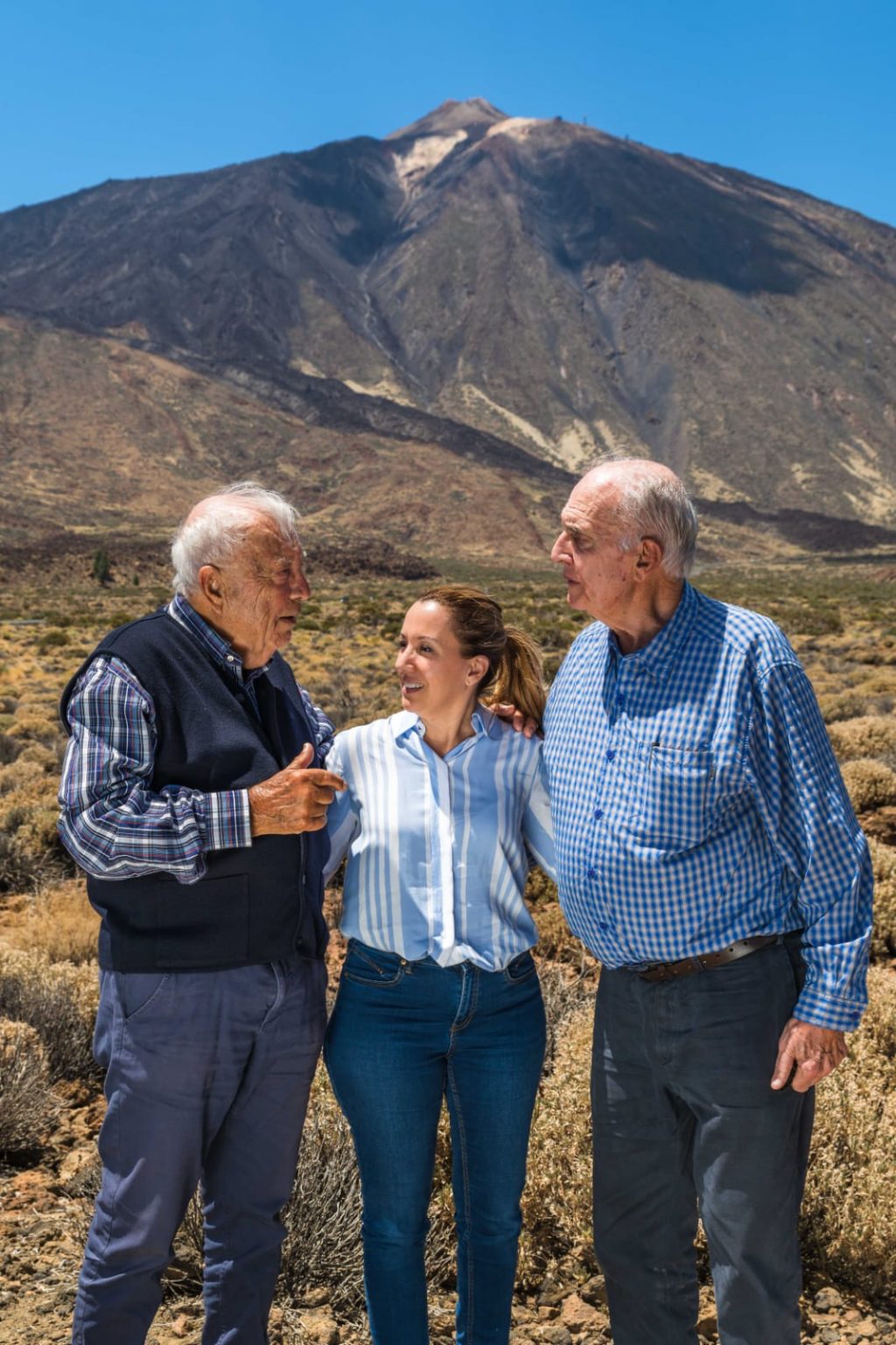La presidenta del Cabildo, Rosa Dávila en el Teide junto a Wolfredo Willpret e Isidoro Sánchez.