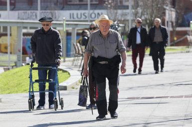 Las pensiones dejan casi 2.500 millones al mes en Cataluña o 2.000 en Andalucía y Madrid