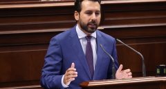 El PSOE reclama una mesa de negociación con todas las fuerzas políticas para implantar un impuesto turístico en Canarias