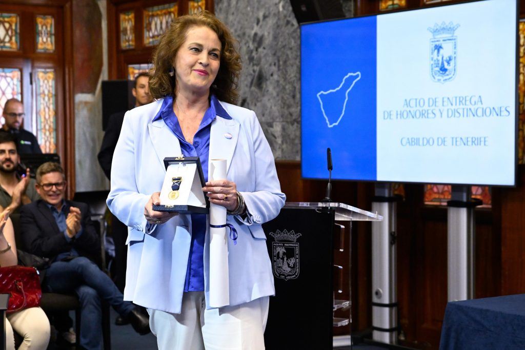 MEDALLA DE ORO CARLA ANTONELLI 003