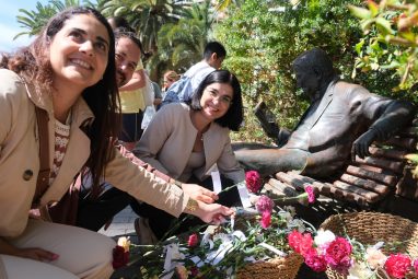 Más de 120 escolares participan en la celebración del 182 aniversario del nacimiento de Benito Pérez Galdós en Schamann (1)