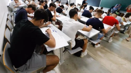 Más de 300.000 estudiantes se enfrentan con nervios a una PAU más exigente y práctica