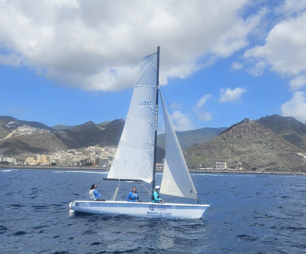 NP250502 REGATA DE LA MUJER 01