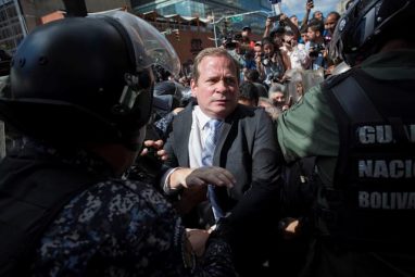 Nuevas detenciones contra políticos en Venezuela acentúan la crisis a dos días de comicios