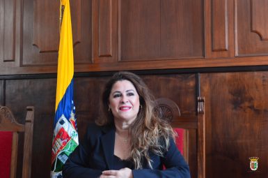 PHOTO-ALCALDESA