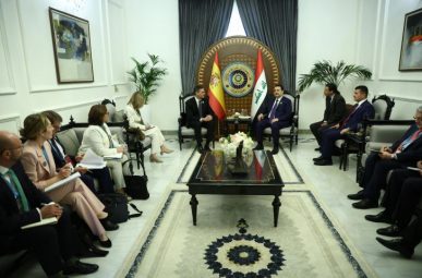Sánchez dice a Abás que hará lo que esté en su mano para que acabe la barbarie en Gaza