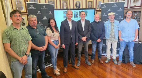 izq a dcha. empresa digit. gerente Pinolere, concejala barrio, alcalde, director general, presidente Pinolere, director hasta hoy y nuevo director