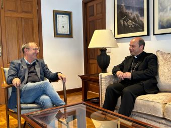 primera visita obispo (2)