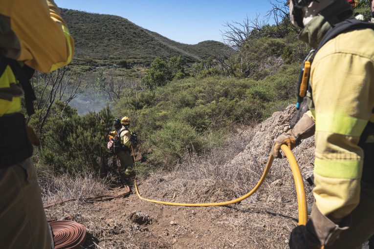 100625 Dispositivo prevención y extinción de incendios en La Gomera
