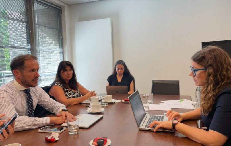 180625 Reunión con María Jiménez Navarro y Sara Martín Santana, Consejeras de Energía en la Representación Permanente de España ante la UE (REPER).
