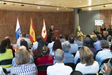 260625 El presidente del Cabildo, Casimiro Curbelo, durante su intervención en un encuentro con asociaciones y entidades sin ánimo de lucro de la isla
