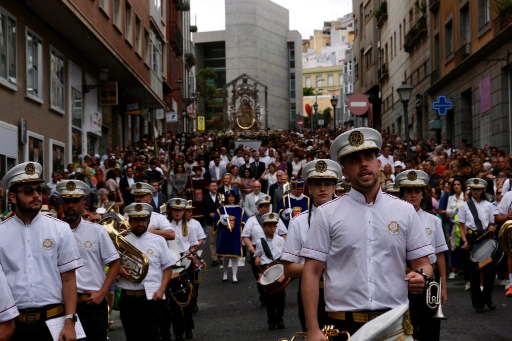 52 Bajada de la Virgen del Pino en las calles de Las Palmas de Gran Canaria
