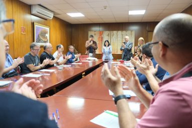 Acto de firma de los 16 contratos de estabilización en la Banda Sinfónica Municipal