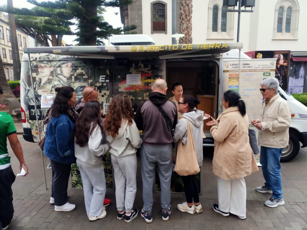 EQUIPO INFORMACIÓN DEL MANDO DE CANARIAS EN LA LAGUNA