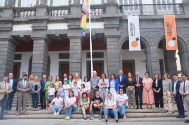 El Ayuntamiento iza la bandera LGTBI+ y firma un acuerdo declarativo con motivo del Día Internacional del Orgullo 1