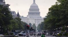 El Senado de EE.UU. aprueba abrir el debate del polémico presupuesto de Trump