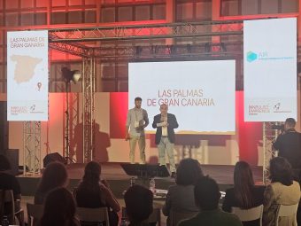 El coordinador general de Modernización del Ayuntamiento, Roberto Moreno, interviene en 'Innpulso Emprende' junto al cofundador de AIR, Víctor Hernández