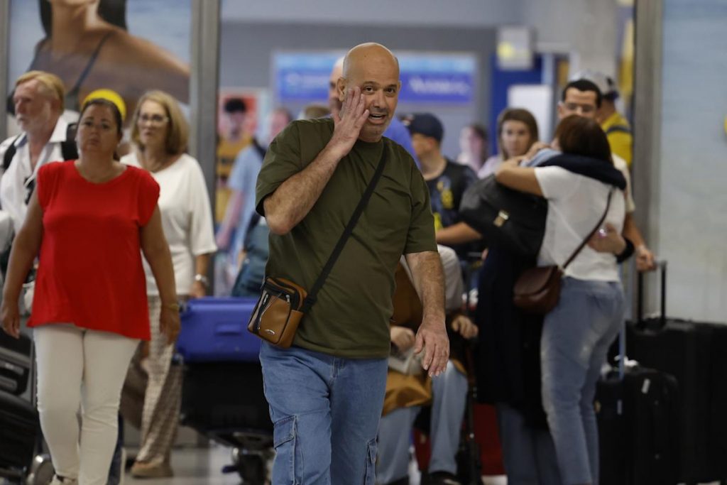 El intérprete Kayed Hammad logra salir de Gaza y llega a España junto con su familia