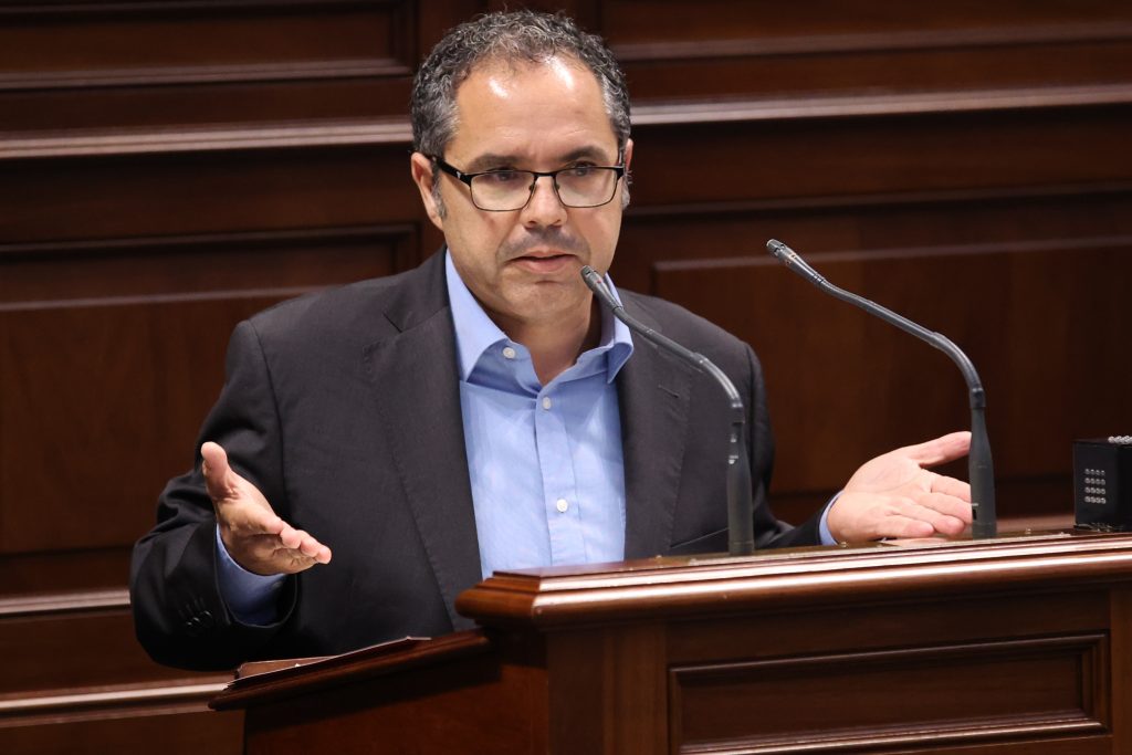 GUSTAVO SANTANA