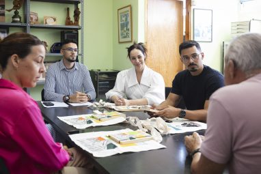Guacimara Medina en una de las reuniones mantenidas en La Aldea (1)