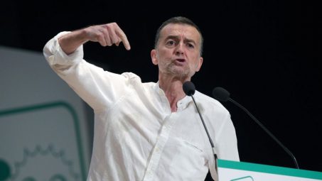 IU no descarta la moción de confianza aunque "la corruptela" no implique al Gobierno